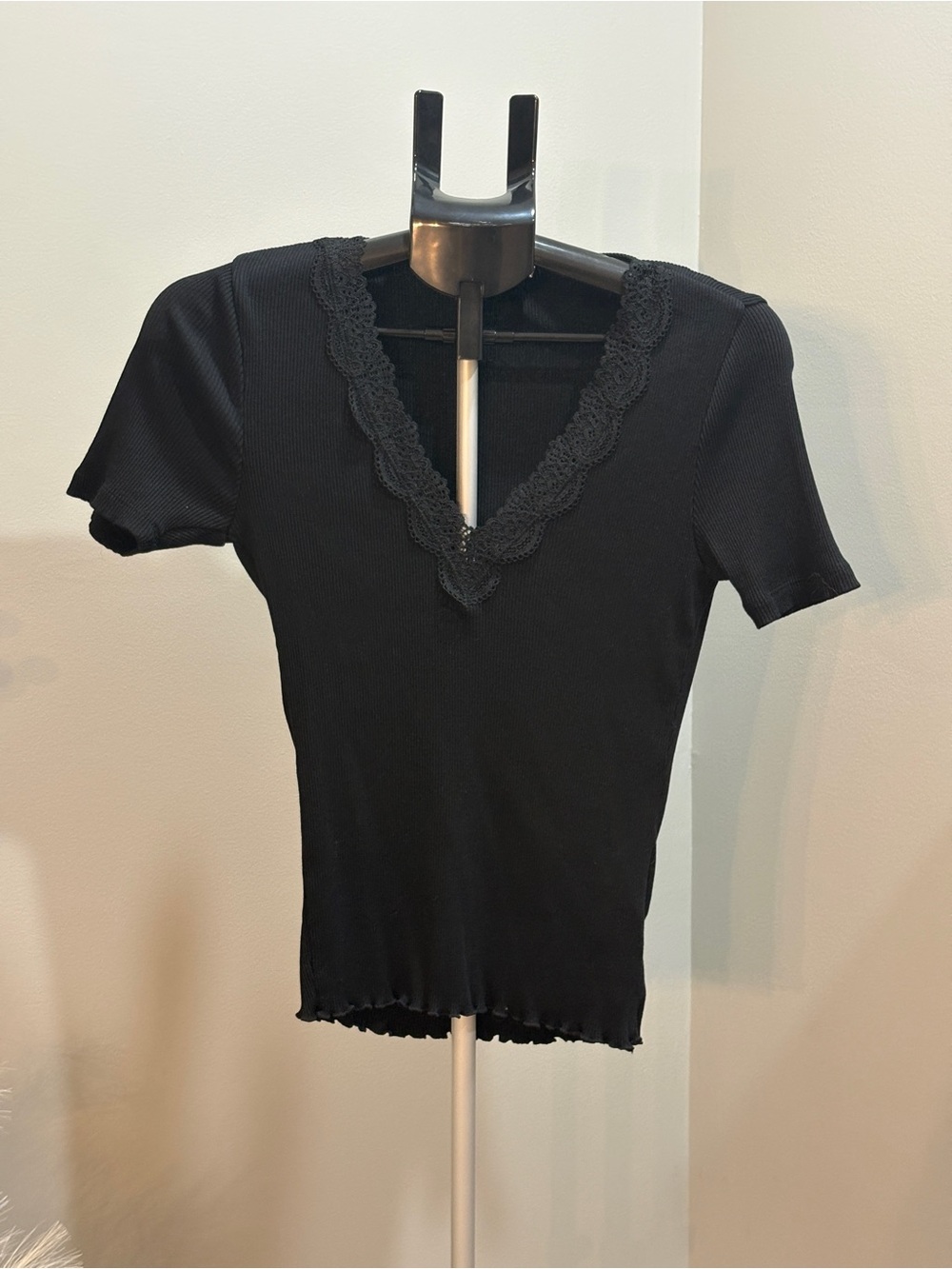 Madewell Black Lace-Trim Ribbed V-Neck Tee
